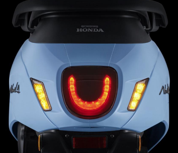 女士复古踏板摩托车：新大洲本田NS125LA，全车LED灯组、液晶仪表、无钥匙系统